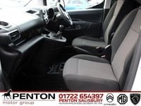 Used Vauxhall Combo Sportive 100 HP (73 kW) 2020 White Van
