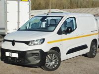Begagnad Citroën Berlingo 100 HK (73 kW) 2024 Vit Minibuss