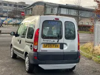 Gebraucht Renault Kangoo Authentique 95 PS (69 kW) 2009 Grau Van / Kleinbus