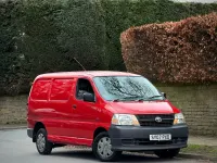 Usado Toyota HiAce 88 CV (64 kW) 2007 Rojo Van