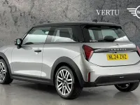 Gebraucht Mini Cooper Hatch 154 PS (113 kW) 2024 Silber Kleinwagen