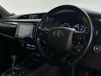 Used Toyota HiLux 204 HP (150 kW) 2023 Red Pickup