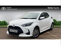 Used Toyota Yaris Hybrid 116 HP (85 kW) 2022 White Hatchback