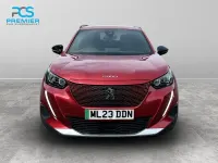 Usado Peugeot 2008 Active+ 100 kW (136 CV) 2023 Rojo SUV