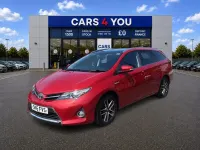Used Toyota Auris Hybrid 136 HP (100 kW) 2015 Red Estate