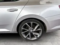 Usado Skoda Superb SportLine 220 CV (161 kW) 2017 Plateado Utilitario