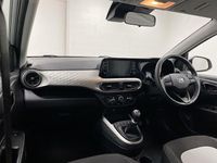 Begagnad Hyundai i10 Premium 2020 Silver Halvkombi