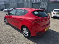 Używany Kia Ceed 2014 Czerwony Hatchback