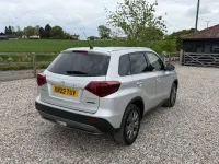 Usado Suzuki Vitara SZ-T 116 HP (85 kW) 2023 Prateado SUV