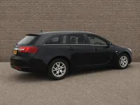 Used Vauxhall Insignia Design Edition 140 HP (102 kW) 2015 Black Estate