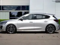 Used Ford Focus ST-Line X 2025 Moondust silver Hatchback
