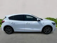 Used Ford Focus ST-Line 125 HP (91 kW) 2023 White Hatchback