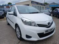 Used Toyota Yaris 101 HP (74 kW) 2013 White Hatchback