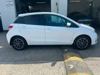 Used Toyota Yaris Edition 69 HP (50 kW) 2013 White Hatchback