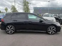 Second-hand VW Golf VIII R-line 150 CP (110 kW) 2022 Negru Hatchback