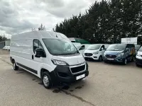 Begagnad Peugeot Boxer Premium 140 HK (102 kW) 2024 Vit Van