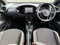 Used Toyota Aygo X 72 HP (52 kW) 2022 Green SUV