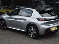 Usado Peugeot 208 GT-line 130 HP (95 kW) 2020 Cinzento Citadino