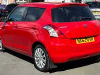 Usado Suzuki Swift SZ3 94 HP (69 kW) 2012 Vermelho Citadino