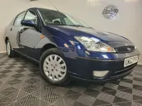 Begagnad Ford Focus Ghia 2003 Blå Sedan