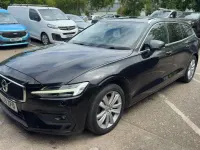 Usado Volvo V60 Momentum 150 HP (110 kW) 2019 Preto Carrinha