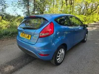 Begagnad Ford Fiesta 70 HK (51 kW) 2011 Blå Halvkombi
