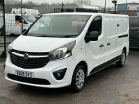 Usado Vauxhall Vivaro Sportive 120 HP (88 kW) 2018 Branco Monovolume