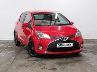 Used Toyota Yaris 99 HP (72 kW) 2017 Red Hatchback