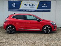 Used Renault Clio V Techno 143 HP (105 kW) 2024 Flame red  Hatchback