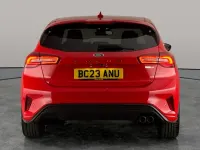 Used Ford Focus ST-Line 155 HP (114 kW) 2023 Red Hatchback