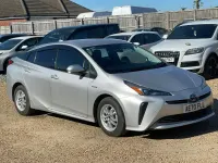 Usado Toyota Prius 122 HP (89 kW) 2020 Prateado Citadino