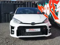 Begagnad Toyota Yaris 272 HK (200 kW) 2022 Vit Halvkombi