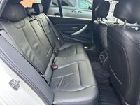 Begagnad BMW 318 M Sport 2013 Vit Kombi