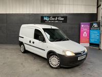 Used Vauxhall Combo 99 HP (72 kW) 2008 White MPV