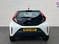 Used Toyota Aygo X PURE 72 HP (52 kW) 2023 White SUV