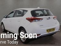 Used Toyota Auris 136 HP (100 kW) 2018 White Hatchback