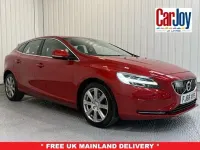 Begagnad Volvo V40 Inscription 152 HK (111 kW) 2018 Röd Halvkombi