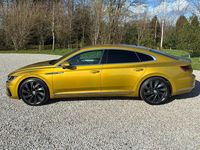 Begagnad VW Arteon R-line 190 HK (139 kW) 2018 Gul Halvkombi