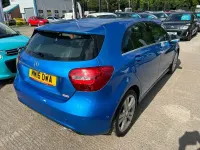 Begagnad Mercedes A200 Executive 2016 Blå Halvkombi