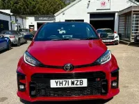 Używany Toyota Yaris 272 KM (200 kW) 2021 Czerwony Hatchback