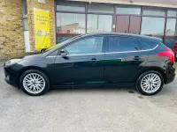 Usado Ford Focus Zetec 125 HP (91 kW) 2013 Preto Citadino
