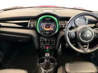 Gebraucht Mini Cooper Hatch 134 PS (98 kW) 2016 Rot Kleinwagen