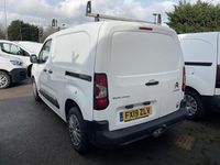 Used Citroën Berlingo 100 HP (73 kW) 2019 White MPV