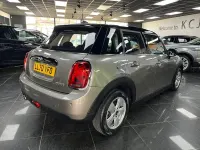 Usado Mini Cooper Classic 136 CV (100 kW) 2020 Plateado Utilitario