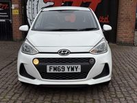 Used Hyundai i10 SE 87 HP (63 kW) 2019 White Hatchback