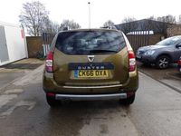 Used Dacia Duster Prestige 110 HP (80 kW) 2016 Green SUV