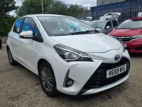Used Toyota Yaris 91 HP (66 kW) 2020 White Hatchback