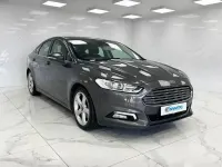 Usado Ford Mondeo Titanium 180 HP (132 kW) 2016 Cinzento Citadino