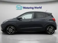 Usado Hyundai i10 Premium 84 HP (61 kW) 2023 Cinzento Citadino