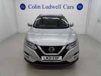 used Nissan Qashqai DIG-T N-CONNECTA DCT | One Owner | Pan roof | Sat-Nav | Parking sensors | 3